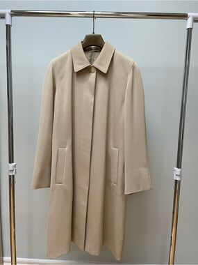 Like new Fully Lined Women's Beige Single-Button Trench Coat